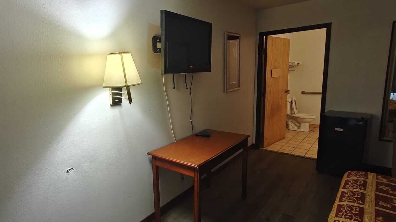 Photo of Bedroom in Trumbull Village