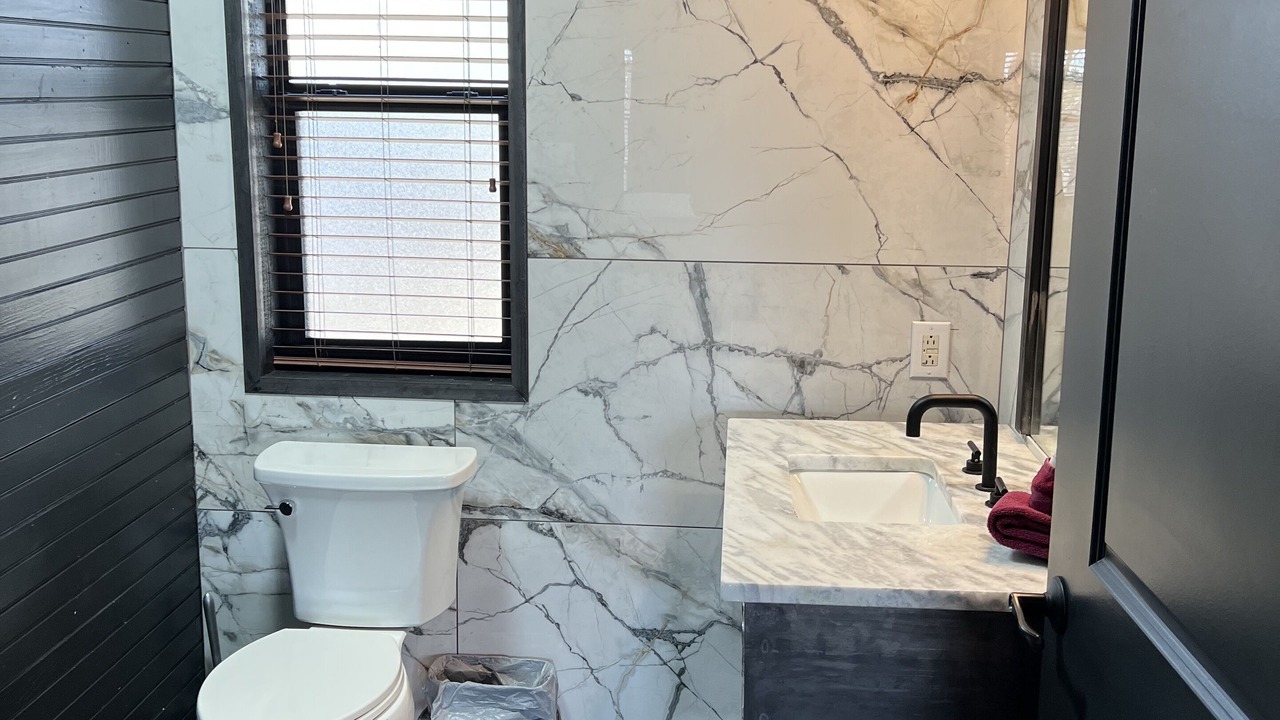 Photo of Bathroom in Canyon Lake