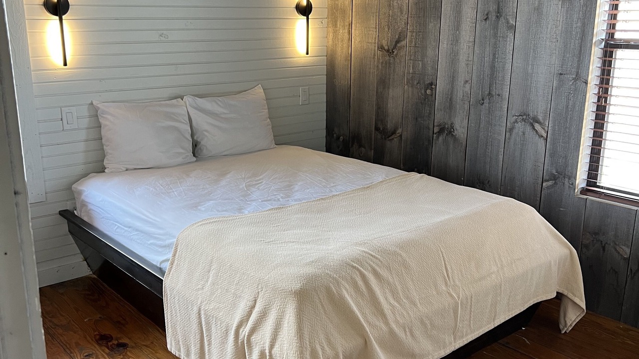 Photo of Bedroom in Canyon Lake
