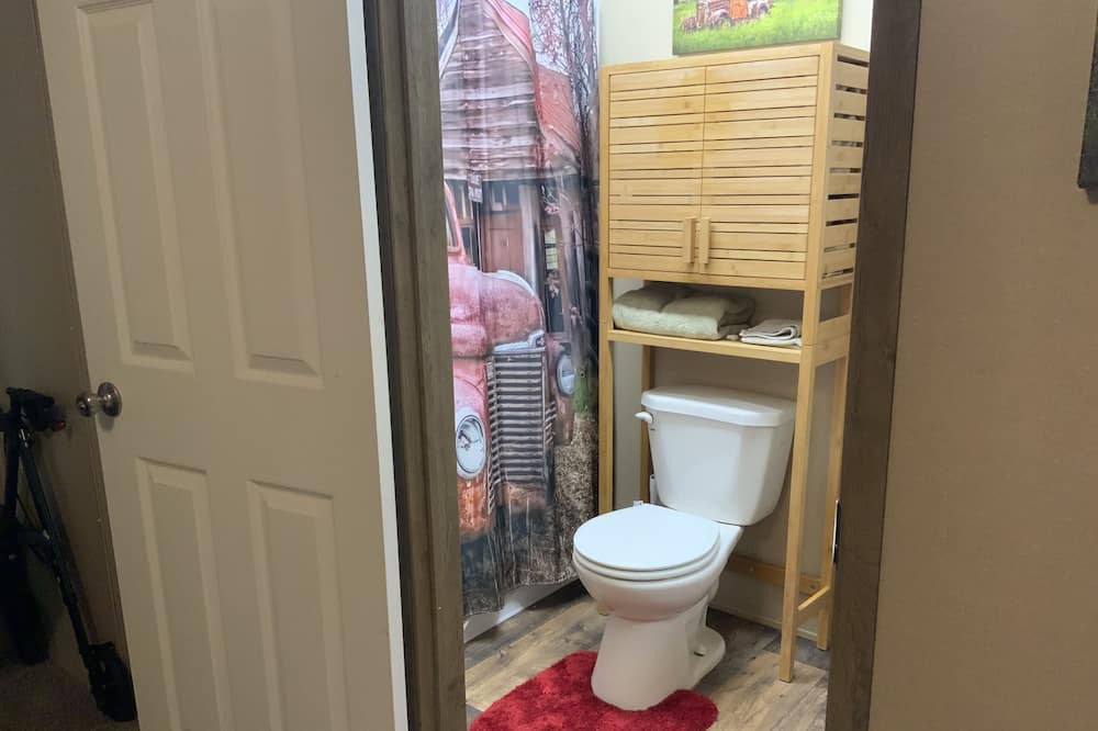 Photo of Bathroom in Pelican