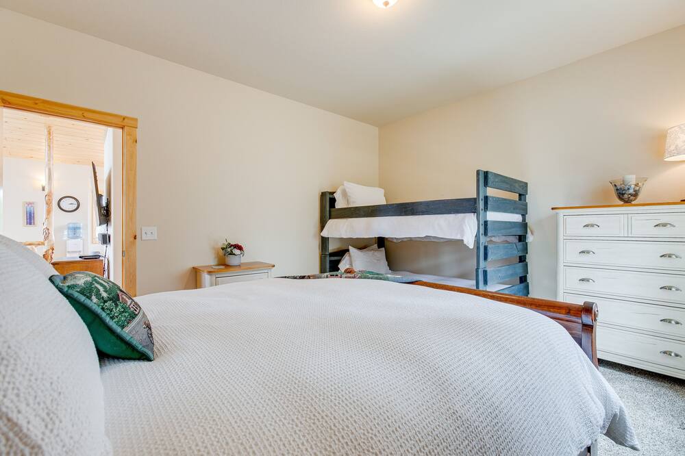 Photo of Bedroom in Indian Mountain