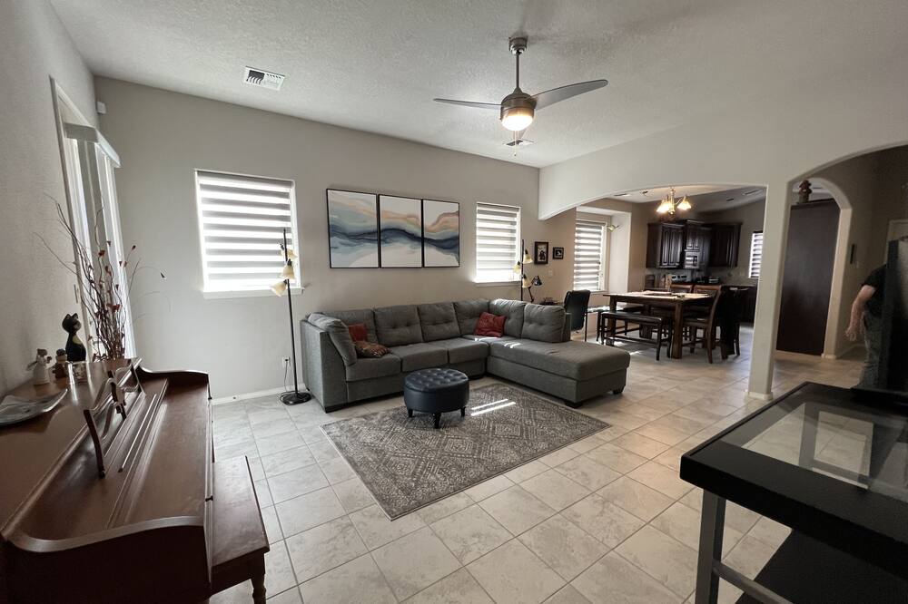 Photo of Livingroom in Paradise Hills Civic