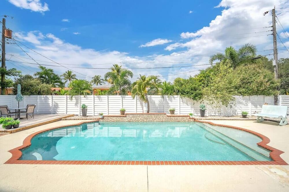 Photo of Outdoor in Beachway Estates