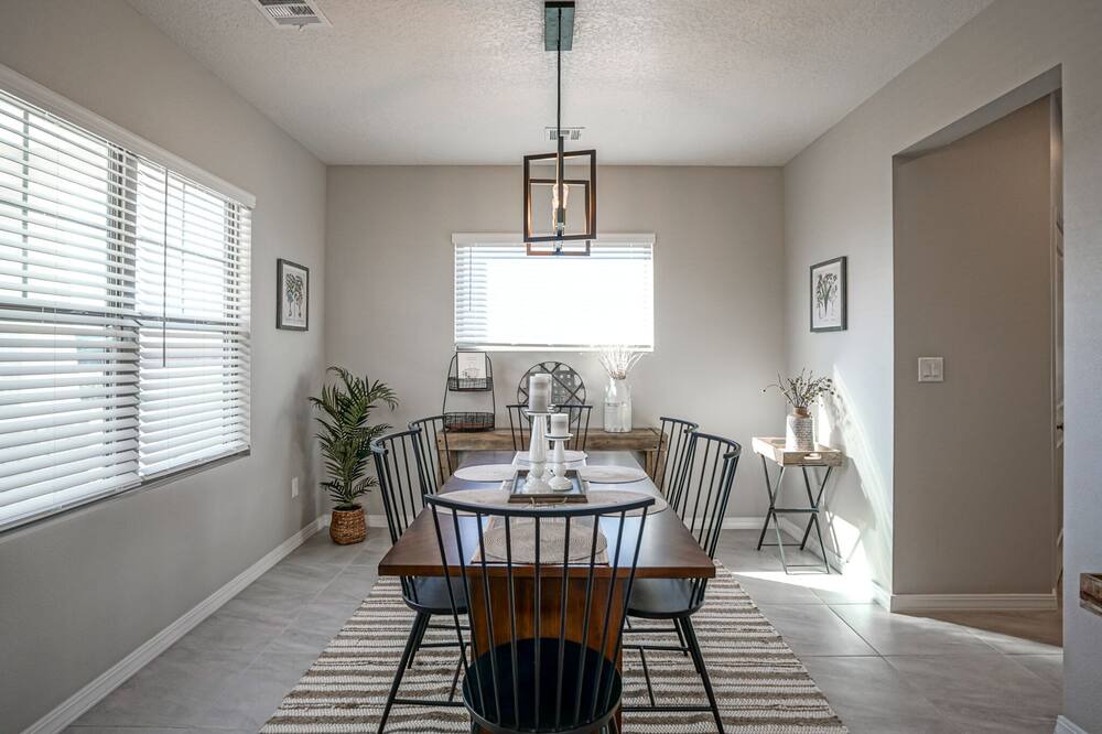 Photo of Livingroom in Mesa Del Sol Innovation Park