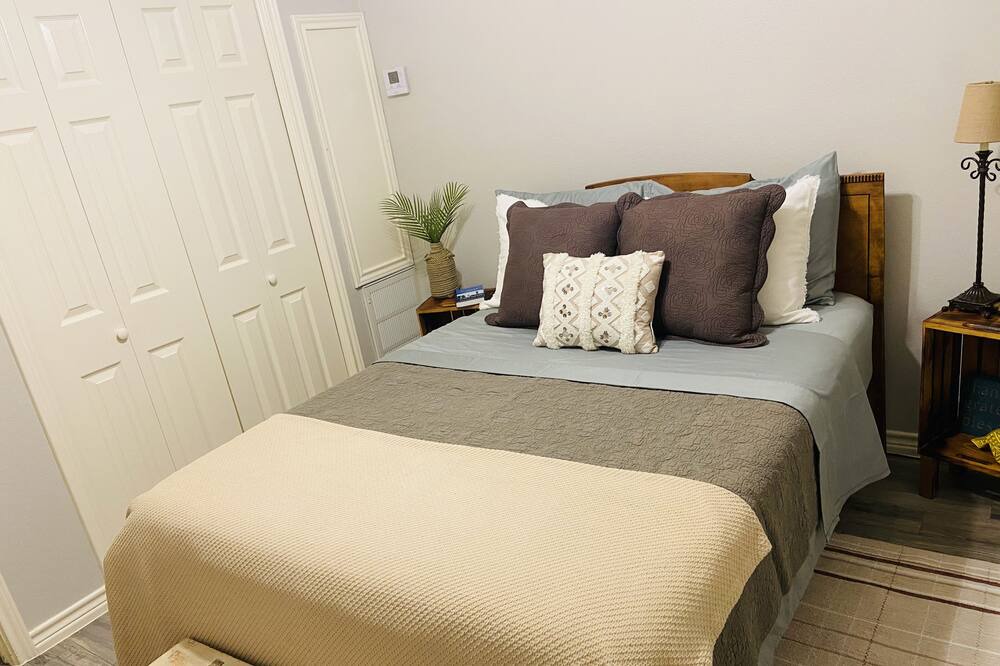 Photo of Bedroom in Eastern Division