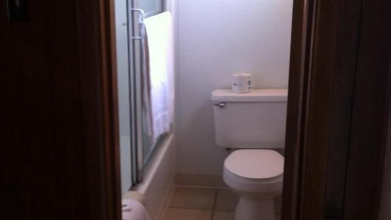 Photo of Bathroom in Raton
