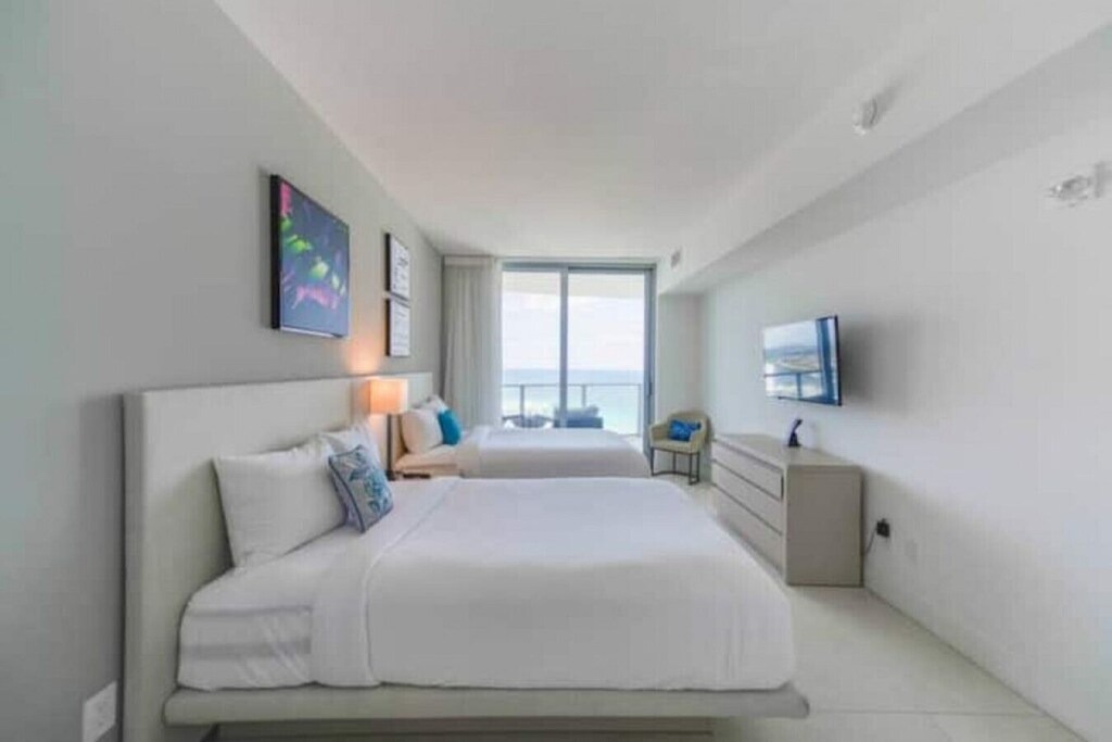 Photo of Bedroom in Hallandale Beach