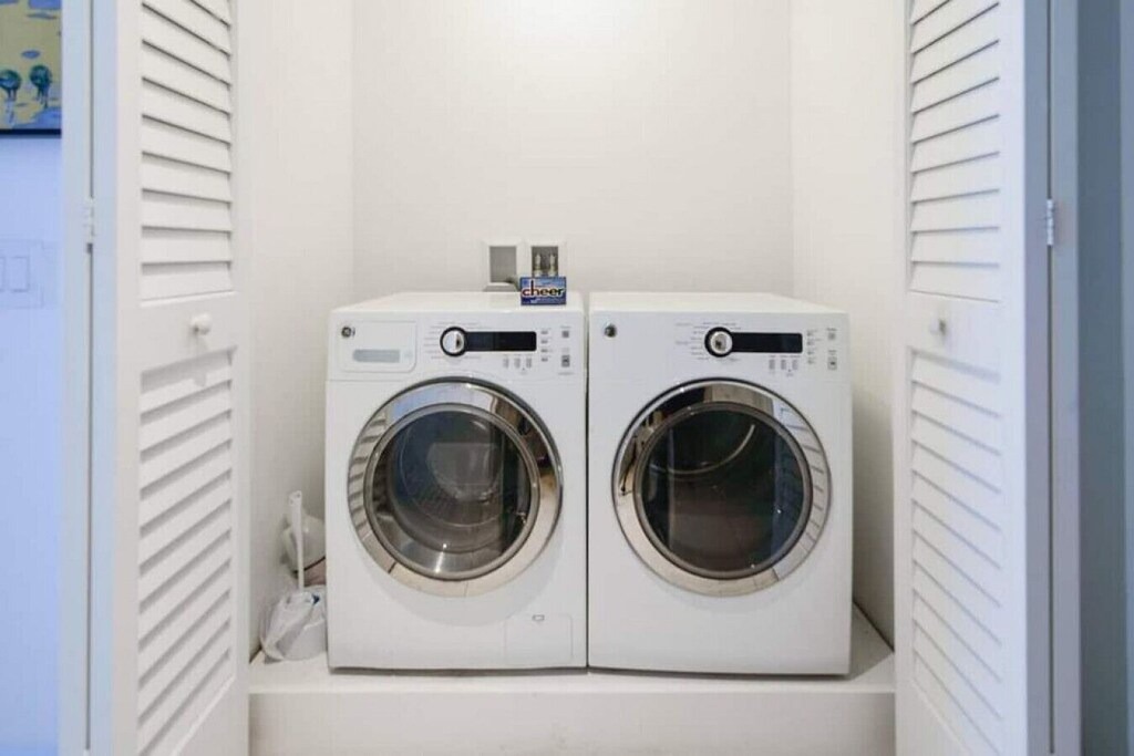 Photo of Bathroom in Hallandale Beach