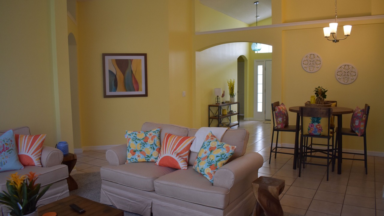 Photo of Livingroom in Eagle Pointe South