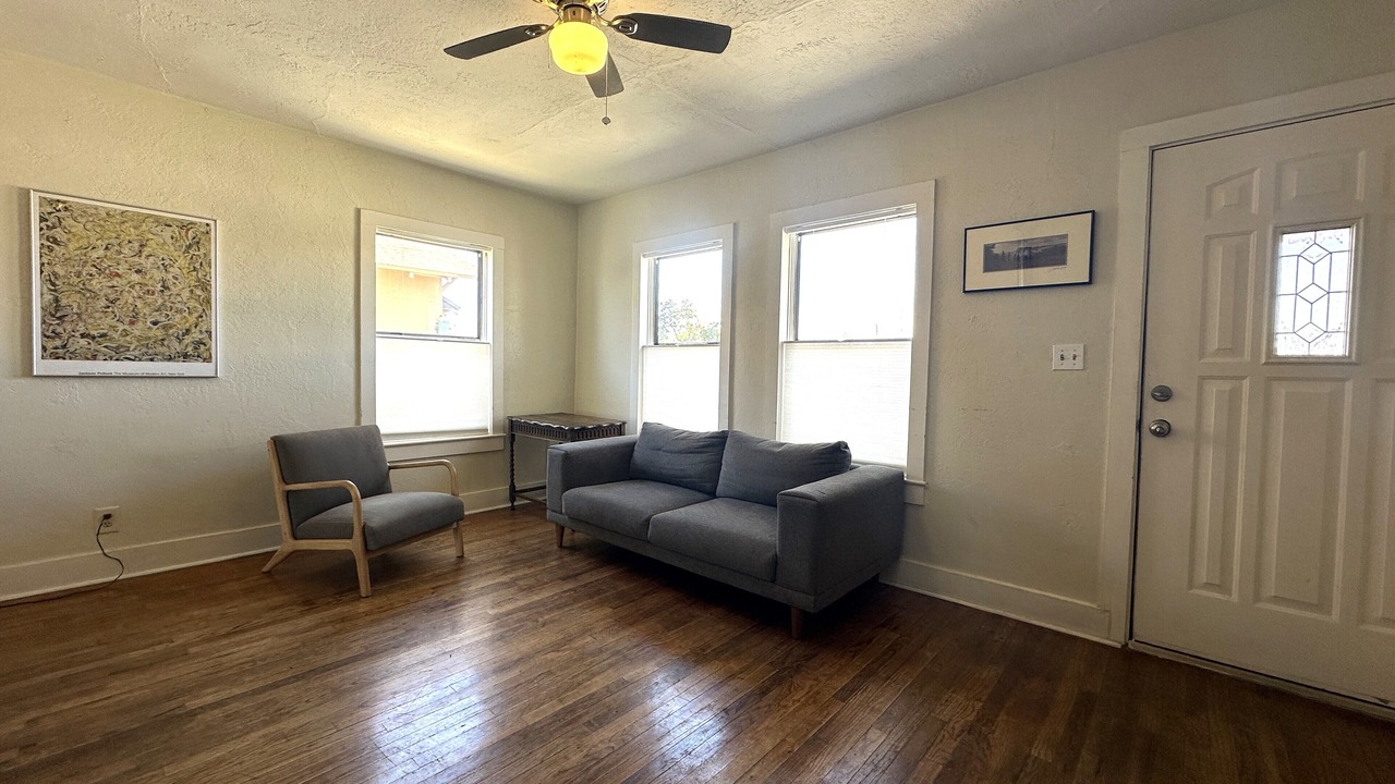 Photo of Livingroom in Truth or Consequences