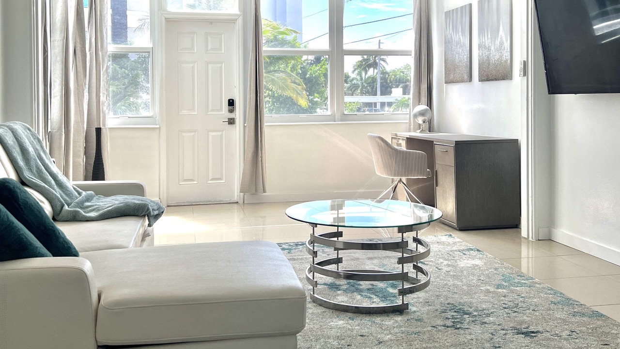Photo of Livingroom in Lauderdale Beach