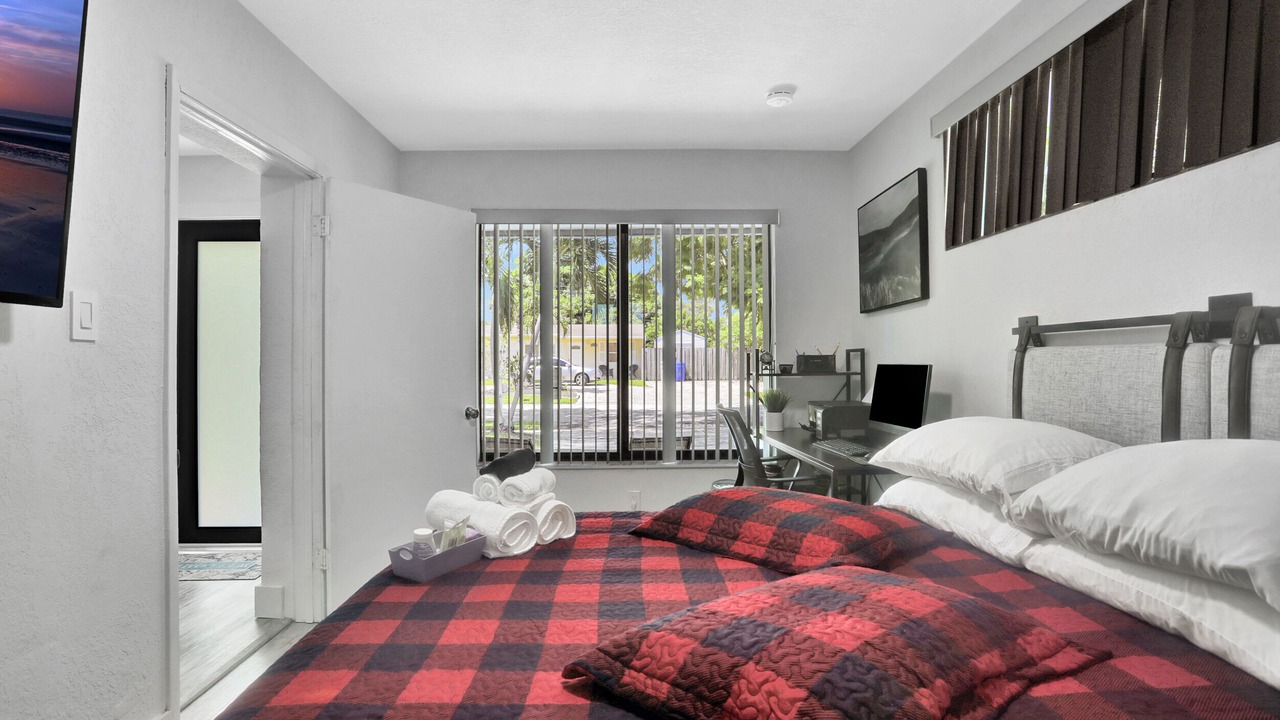 Photo of Bedroom in Pompano Beach