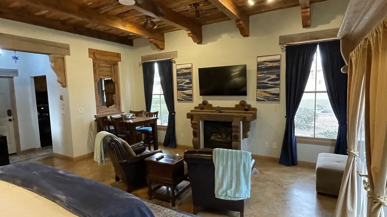 Photo of Bedroom in Los Ranchos de Albuquerque