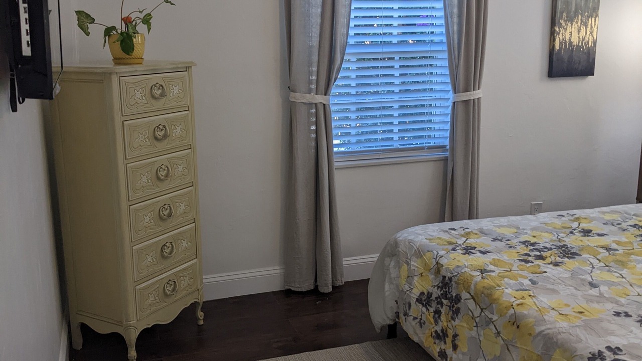 Photo of Bedroom in North Andrews Gardens