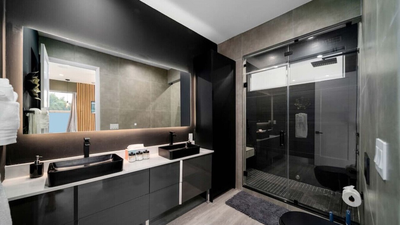 Photo of Bathroom in Victoria Park