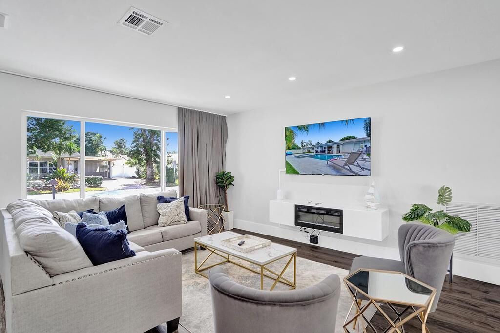 Photo of Livingroom in Deerfield Beach