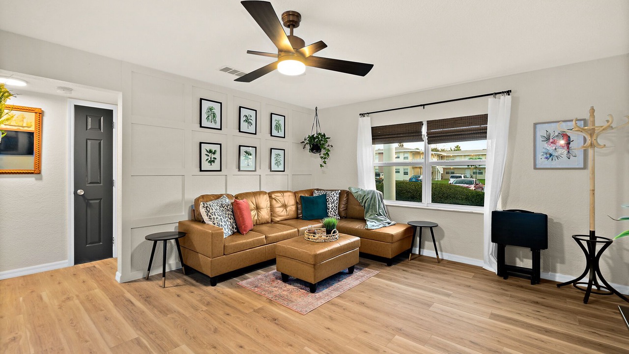 Photo of Livingroom in Indian Harbour Beach