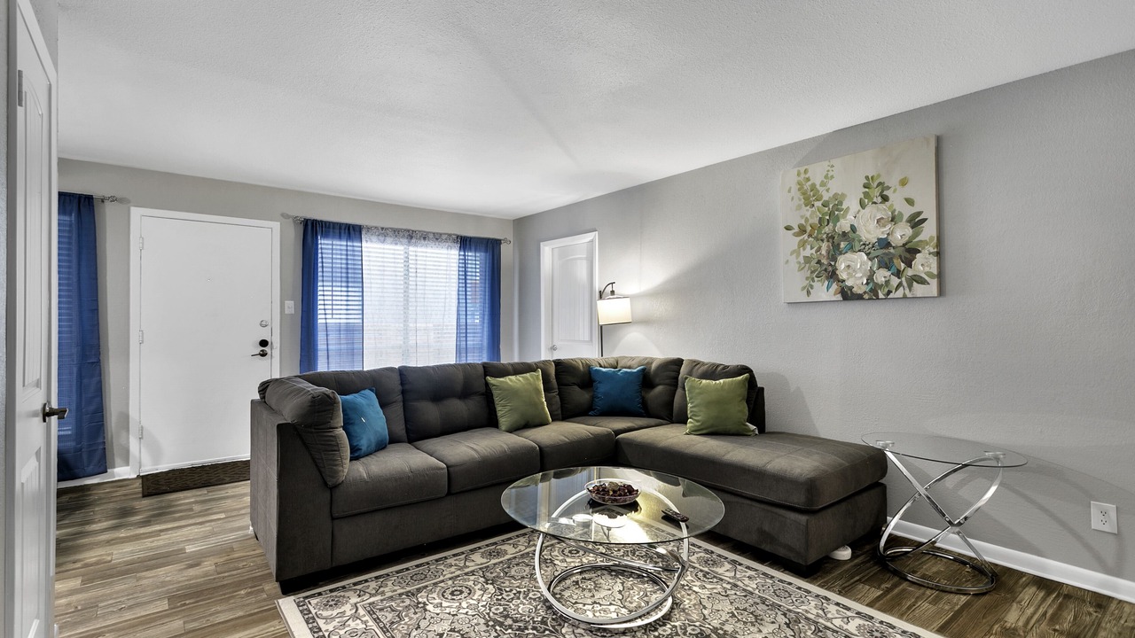 Photo of Livingroom in Central Arlington