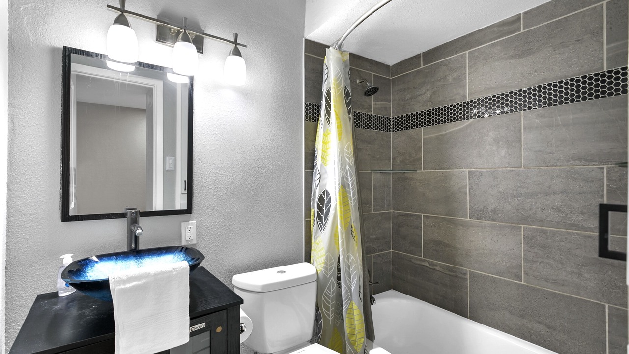 Photo of Bathroom in Central Arlington