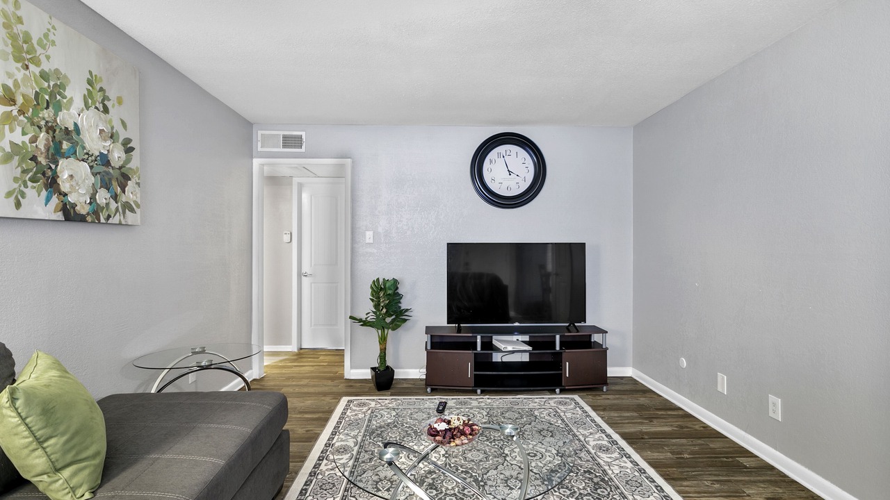 Photo of Livingroom in Central Arlington