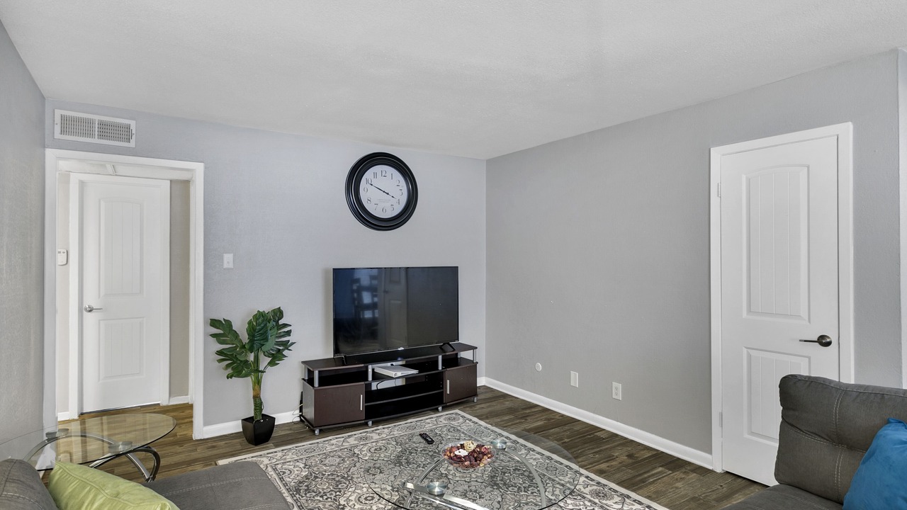 Photo of Livingroom in Central Arlington