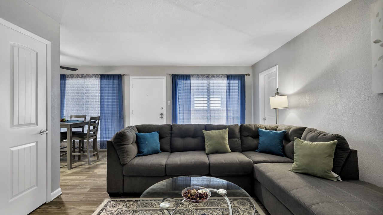 Photo of Livingroom in Central Arlington