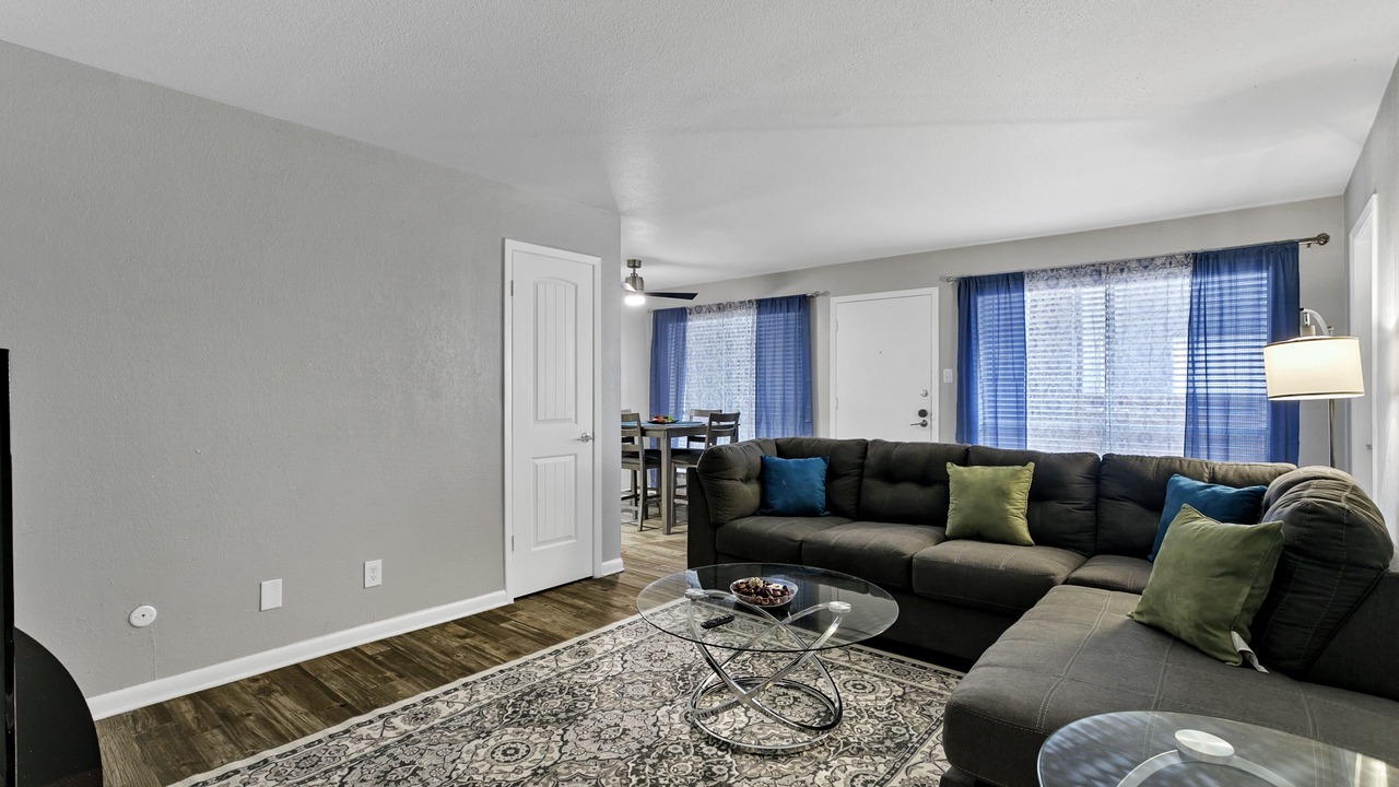 Photo of Livingroom in Central Arlington