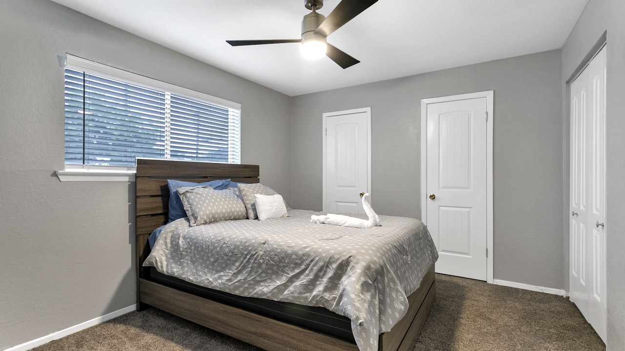 Photo of Bedroom in Central Arlington