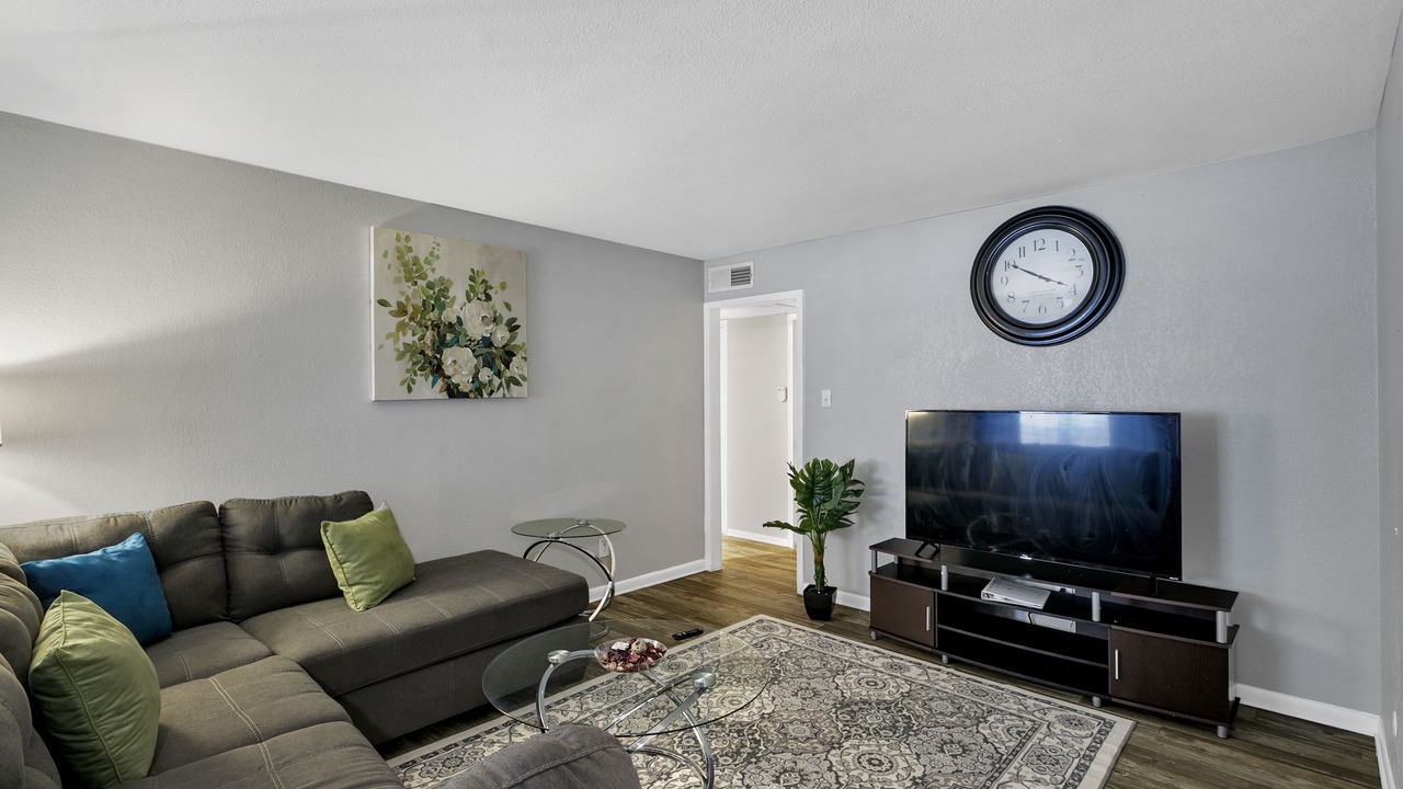 Photo of Livingroom in Central Arlington