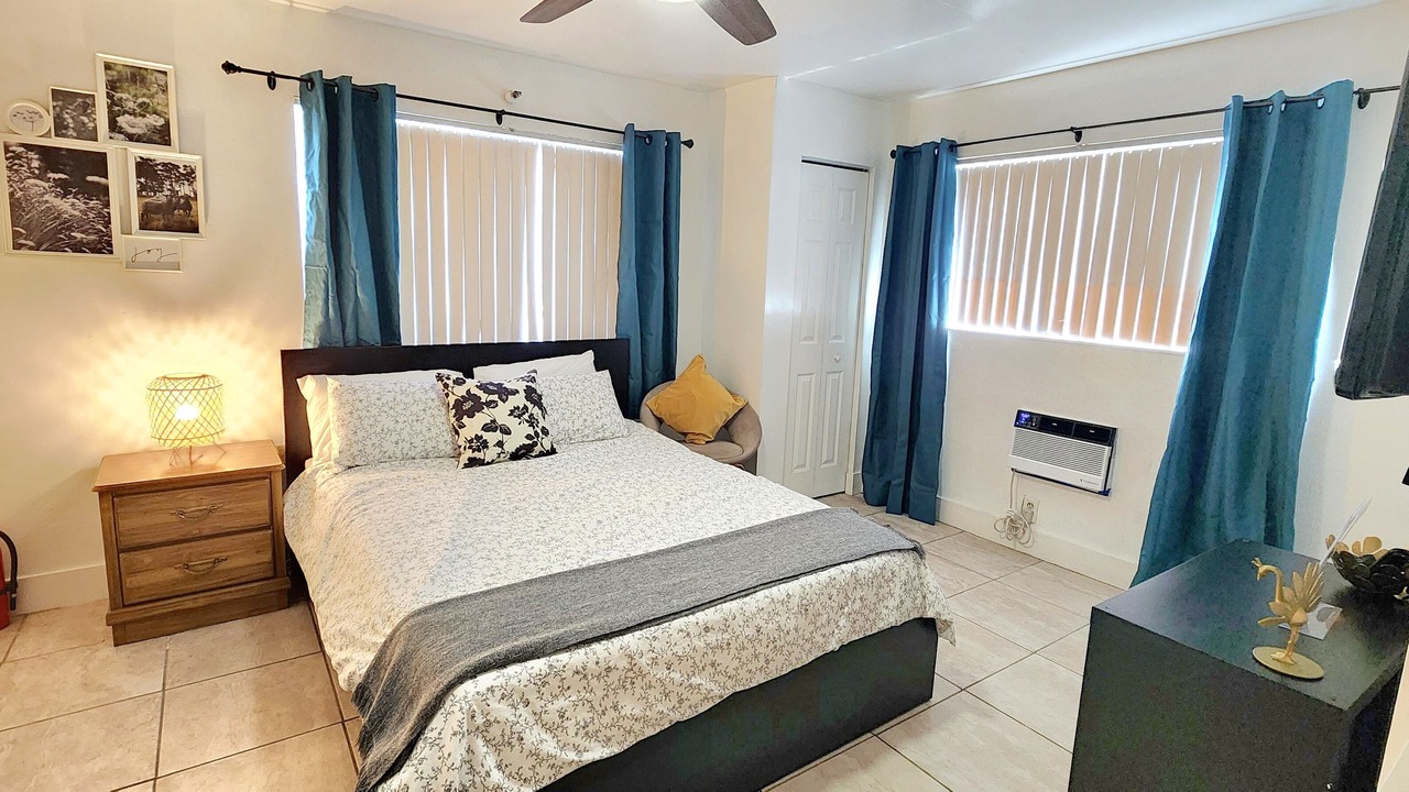 Photo of Bedroom in Royal Poinciana