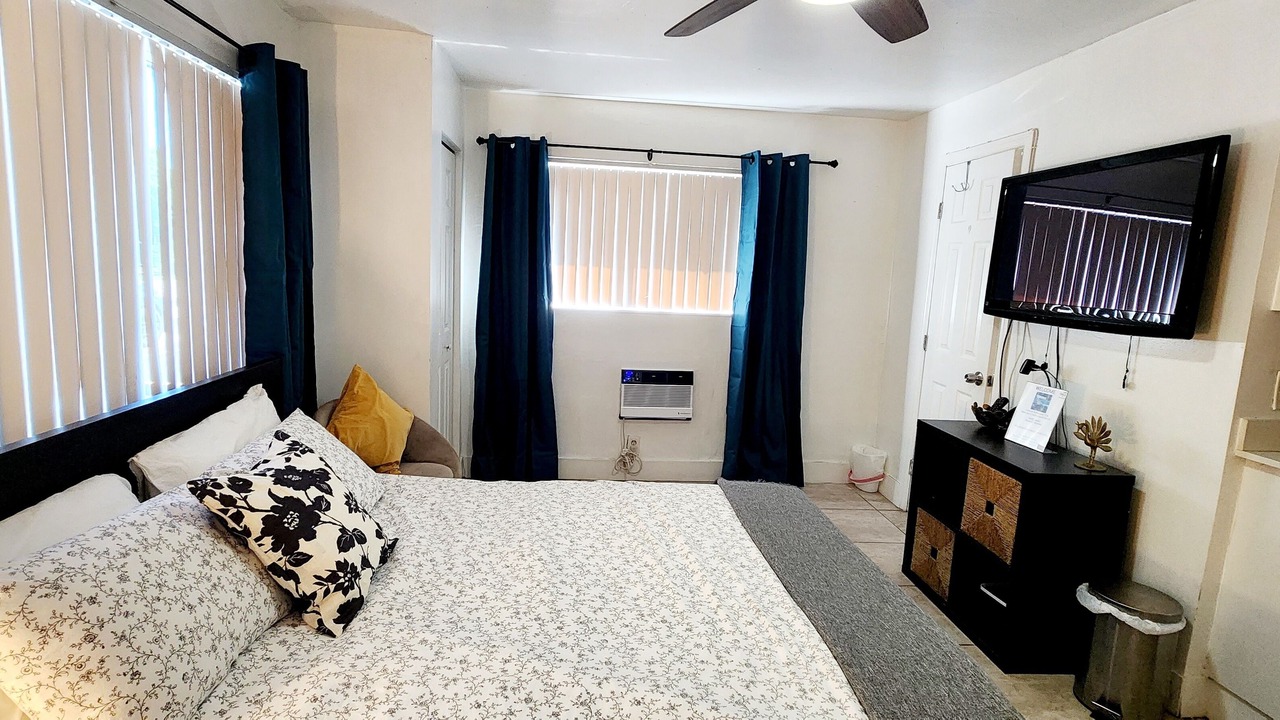 Photo of Bedroom in Royal Poinciana