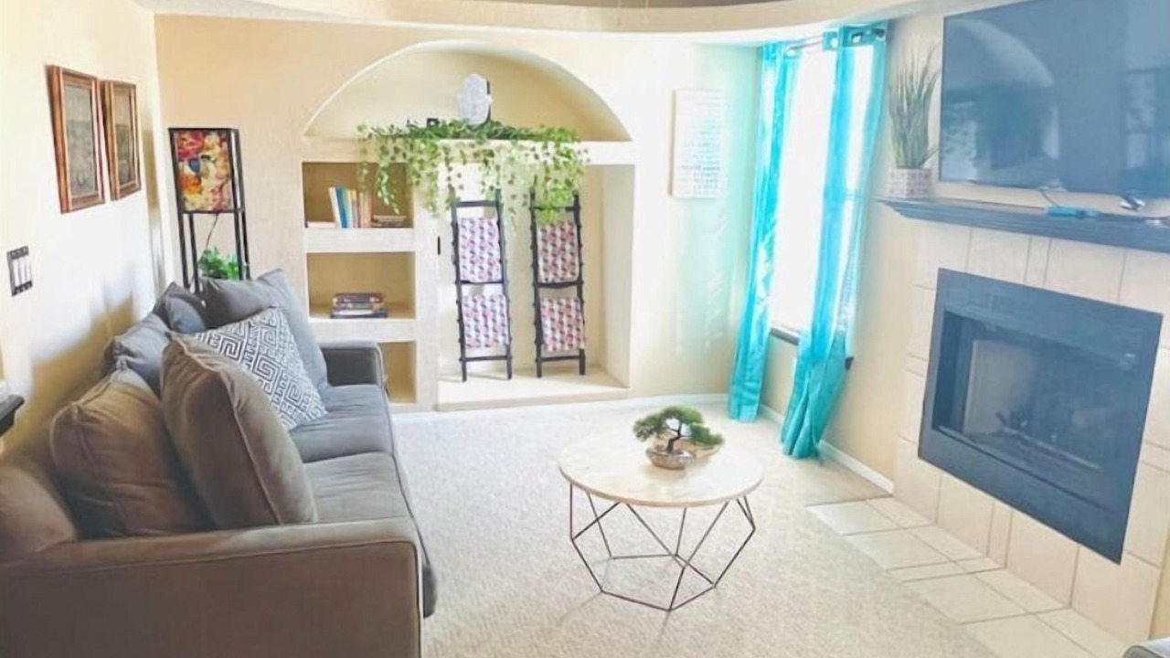 Photo of Livingroom in Biggs Field