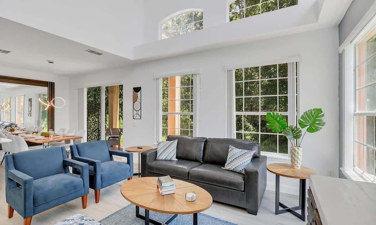 Photo of Livingroom in Windwood Bay