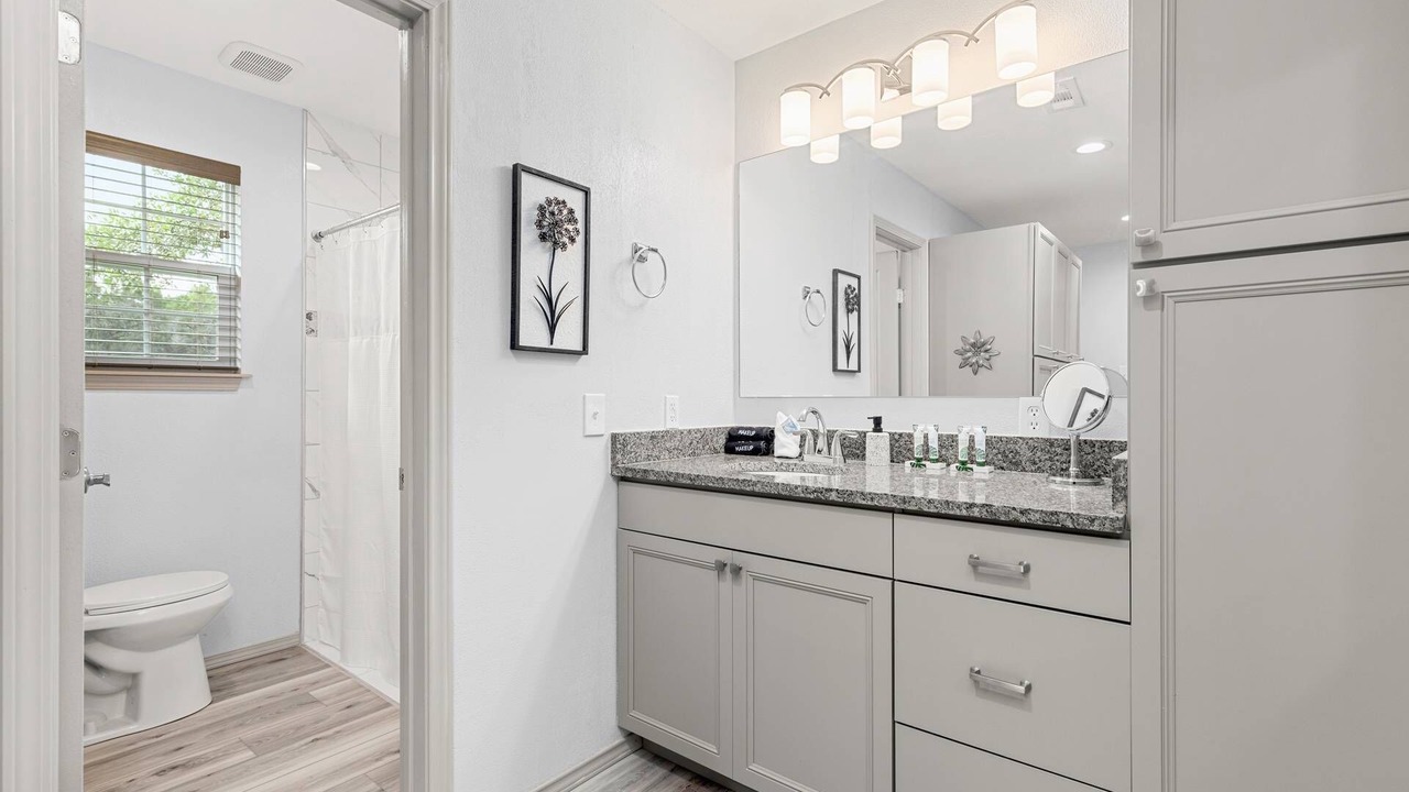 Photo of Bathroom in Canyon Lake