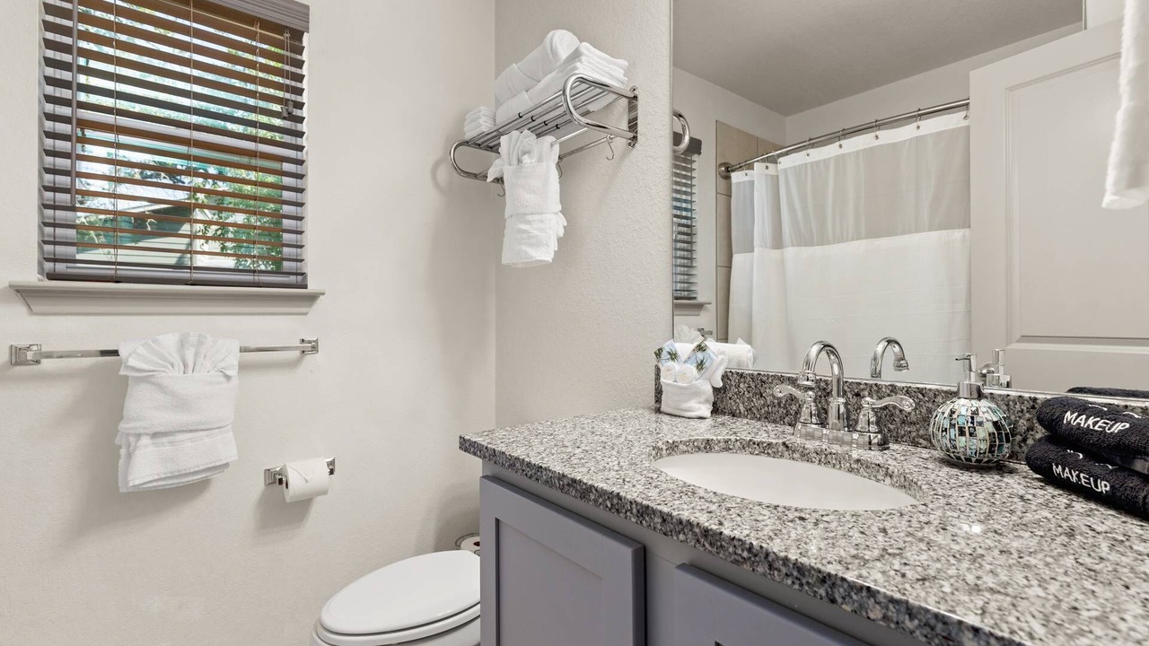 Photo of Bathroom in Canyon Lake