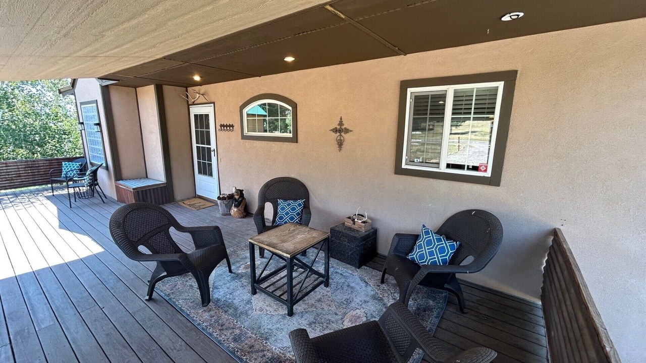 Photo of Patio Balcony in Lake Hatcher Park