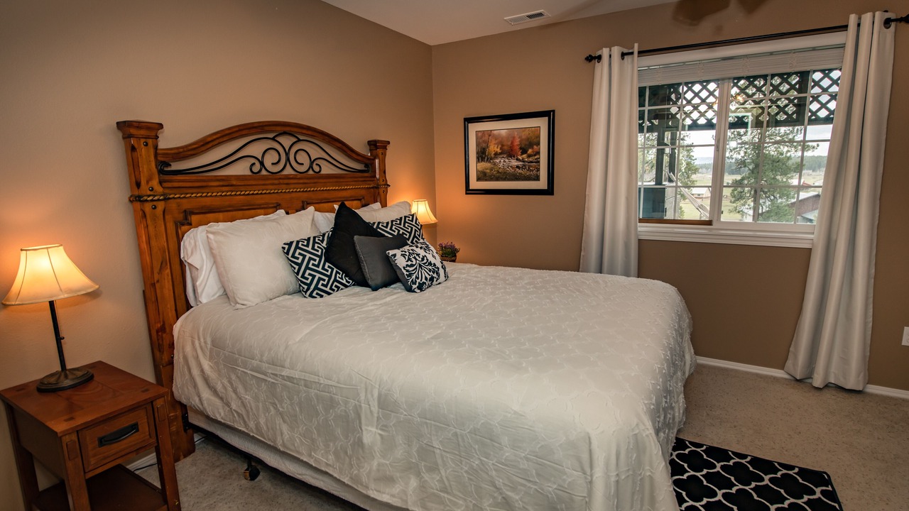 Photo of Bedroom in Lake Hatcher Park