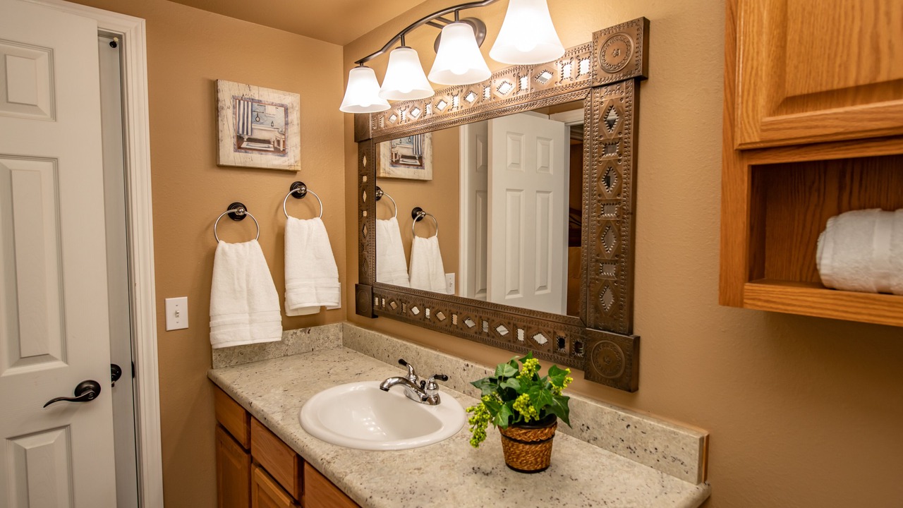 Photo of Bathroom in Lake Hatcher Park