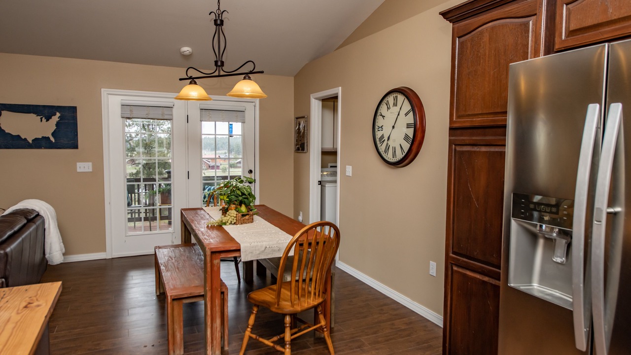 Photo of Livingroom in Lake Hatcher Park