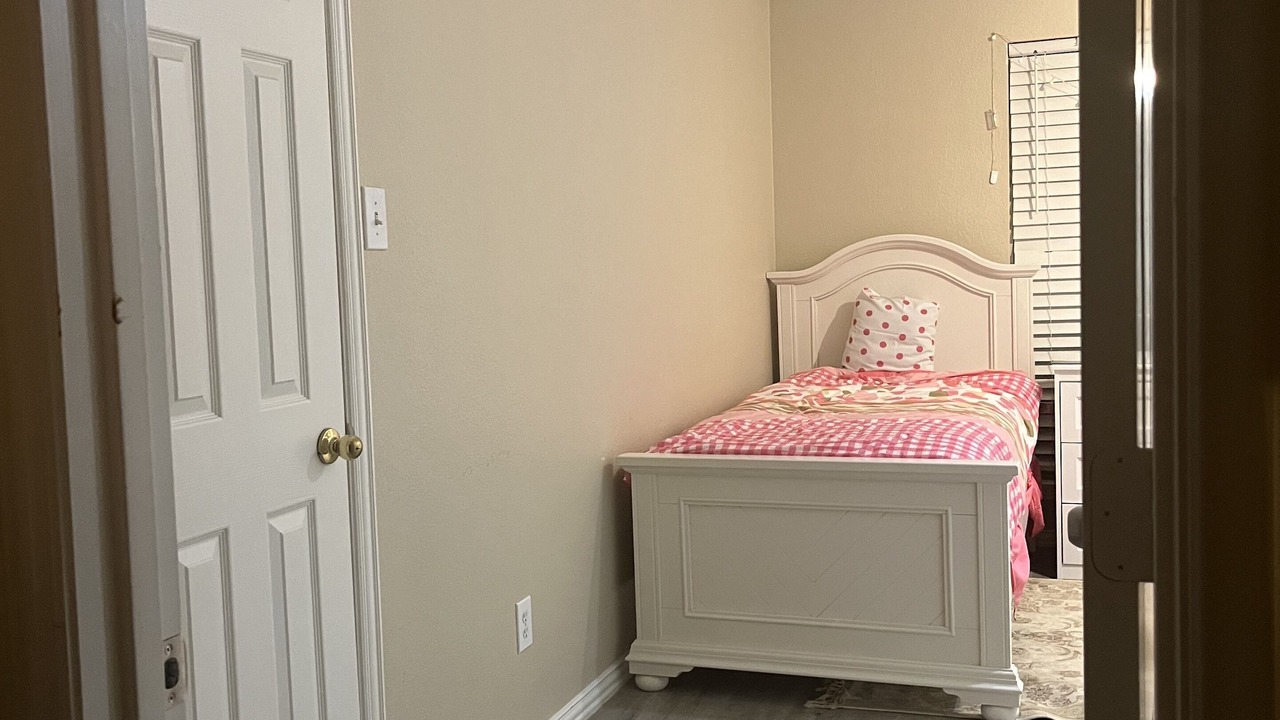 Photo of Bedroom in Valley Ranch