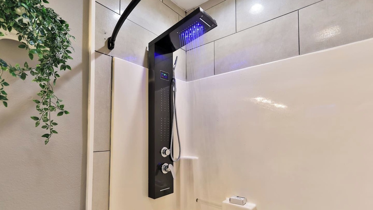 Photo of Bathroom in Central Arlington