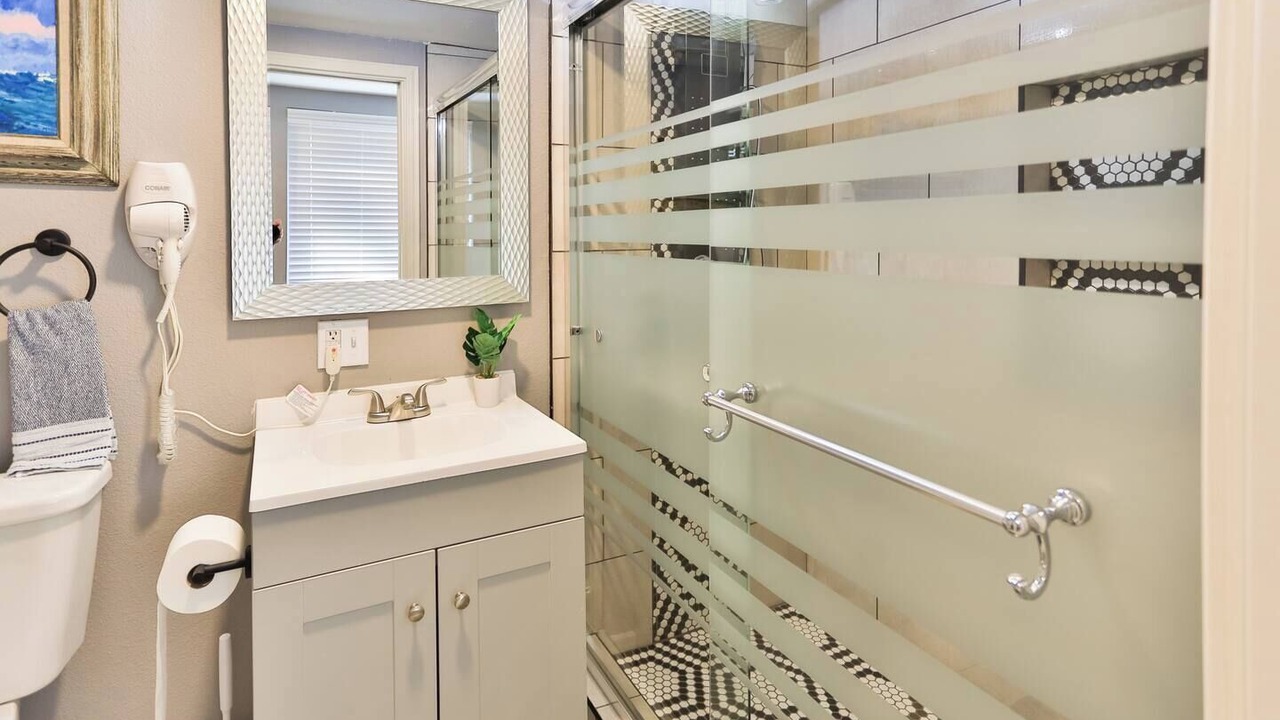 Photo of Bathroom in Central Arlington