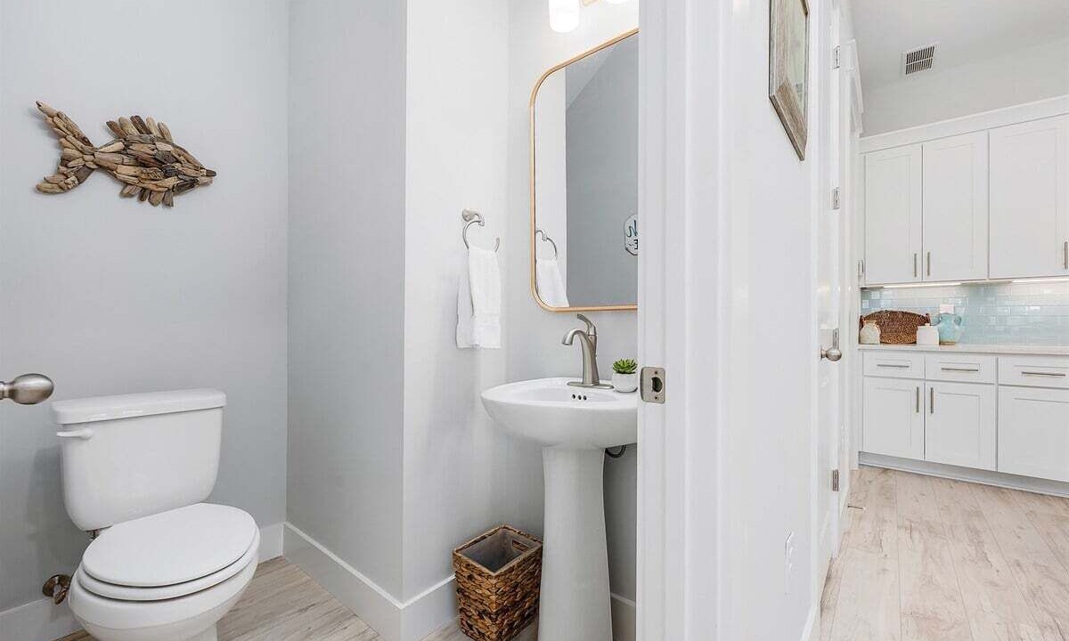 Photo of Bathroom in Dune Allen Beach