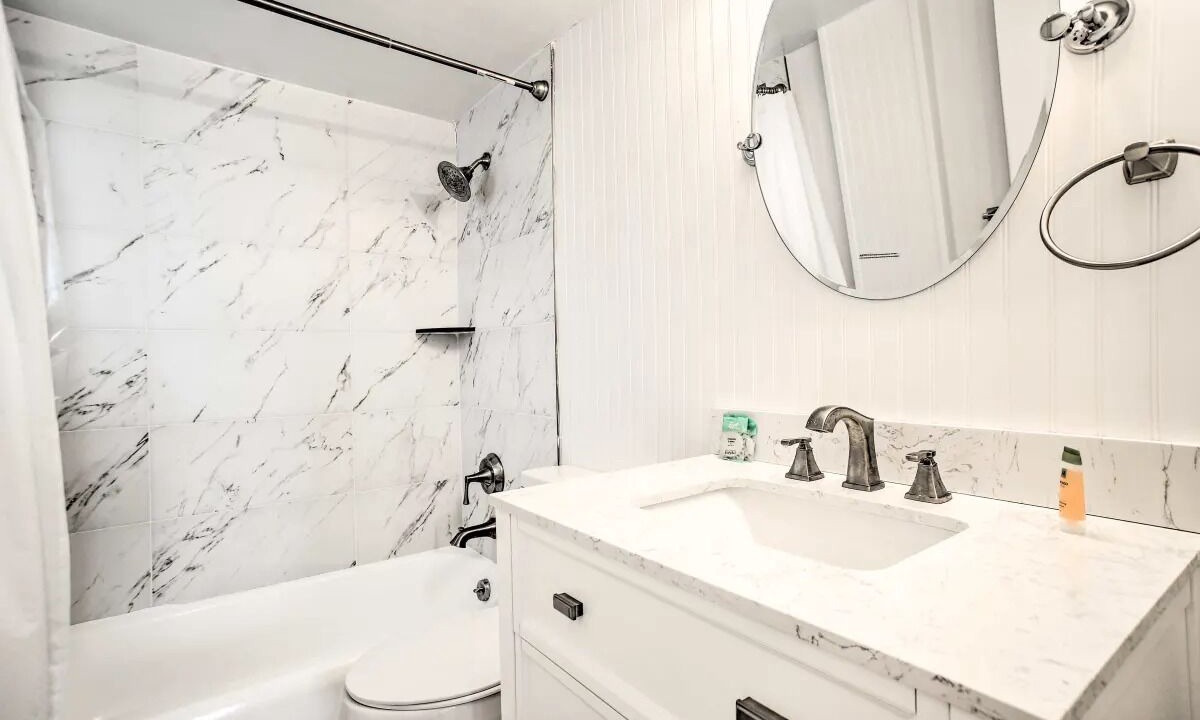 Photo of Bathroom in Galt Mile