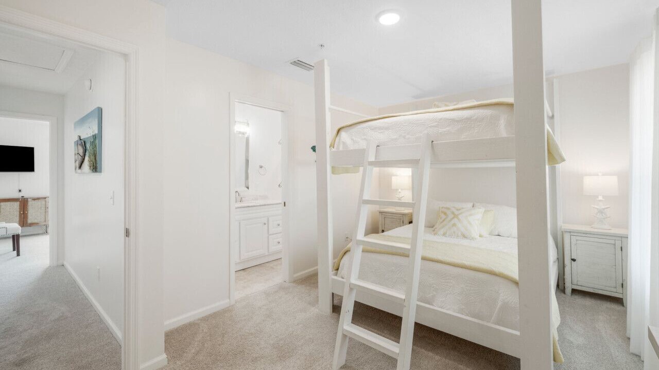 Photo of Bedroom in Mexico Beach