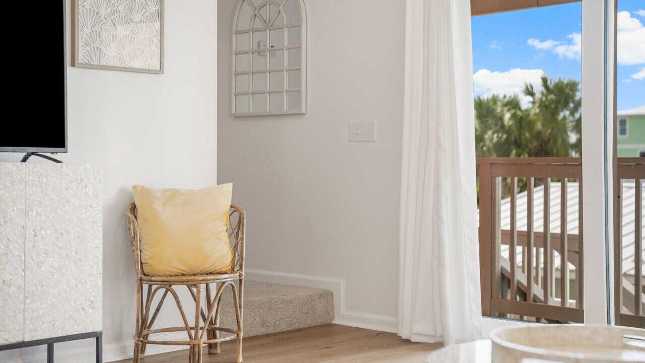 Photo of Livingroom in Mexico Beach