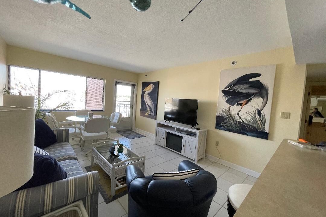 Photo of Livingroom in Burnt Store Marina