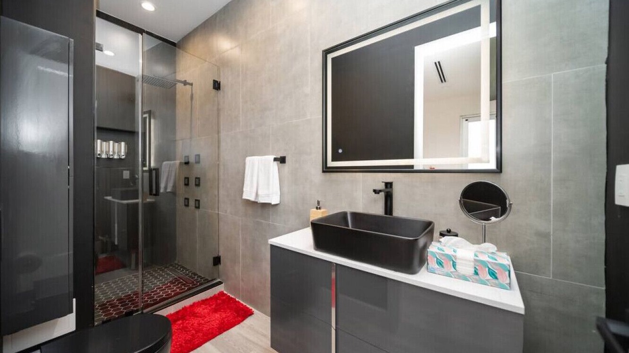 Photo of Bathroom in Victoria Park