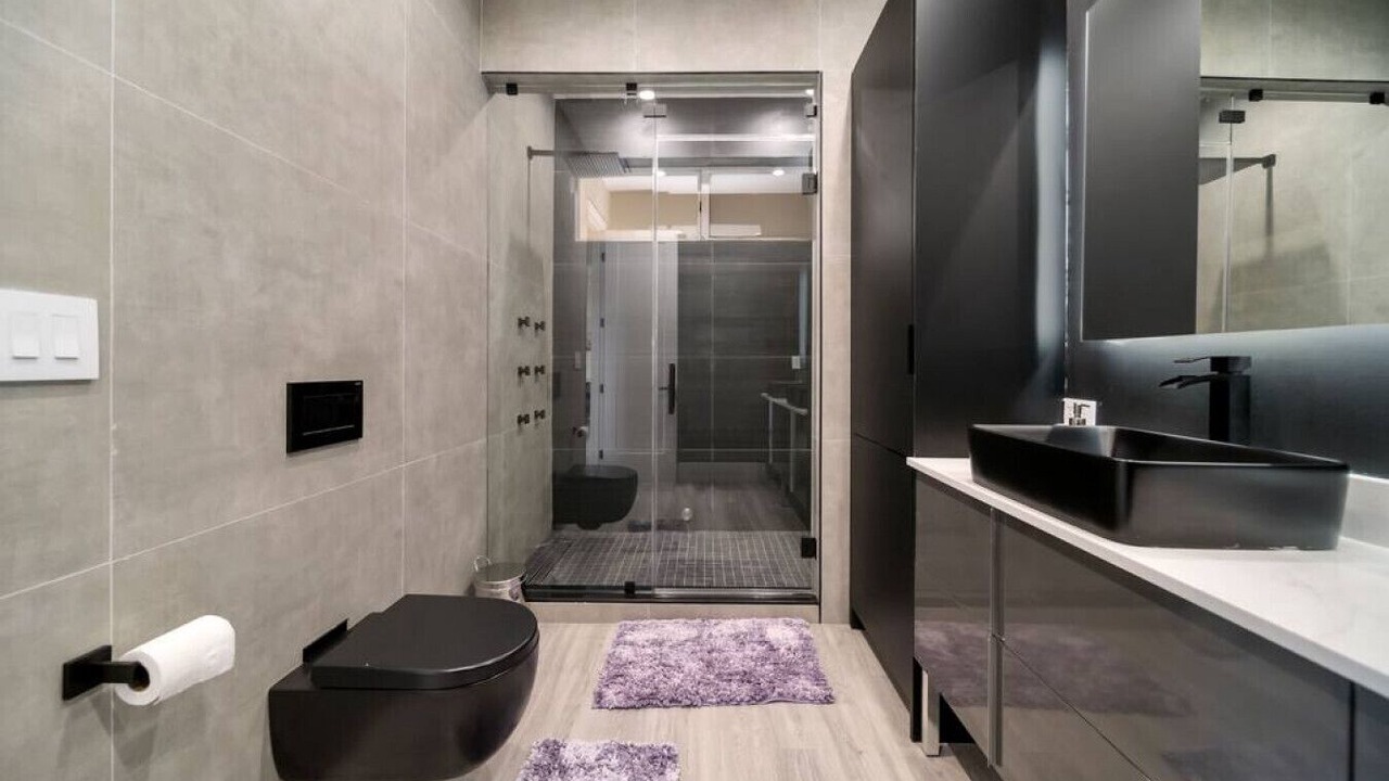 Photo of Bathroom in Victoria Park