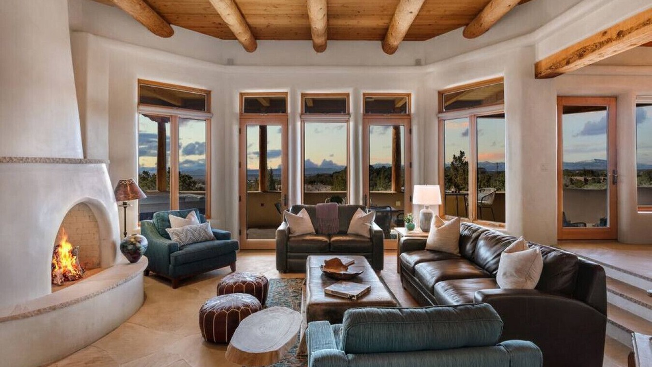 Photo of Livingroom in North Hills